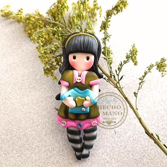  cortador-muñeca-costurera-gorjuss.jpg